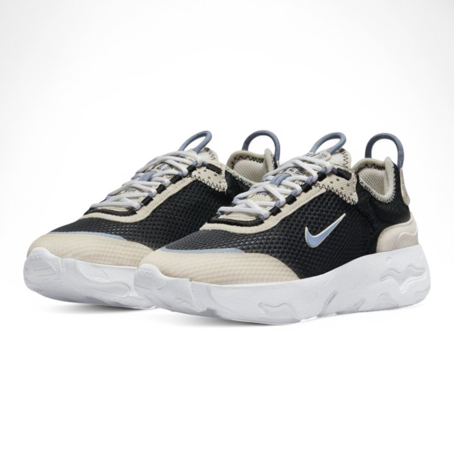 NIKE React Live Sneaker