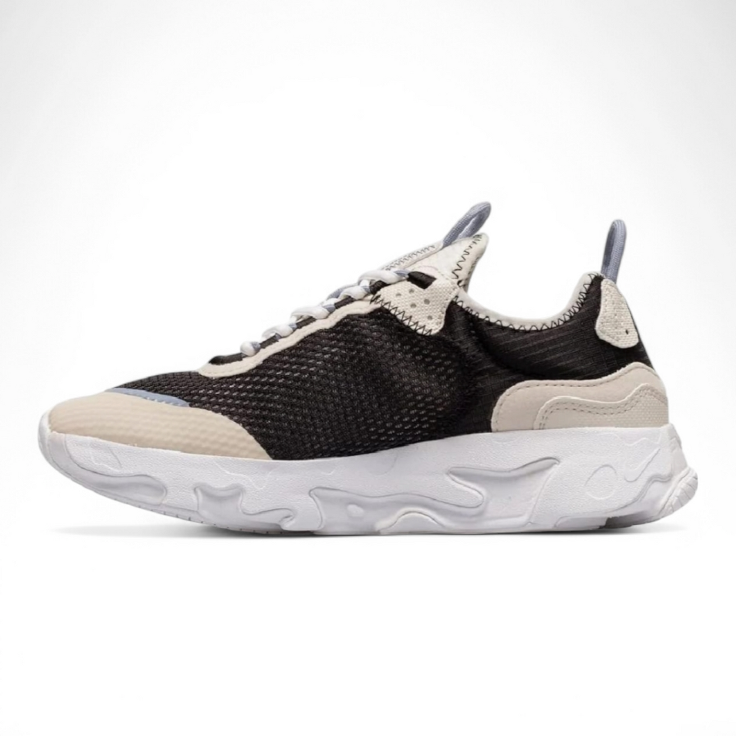 NIKE React Live Sneaker